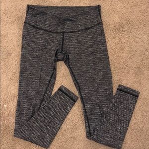 Black and white LULULEMON leggings!